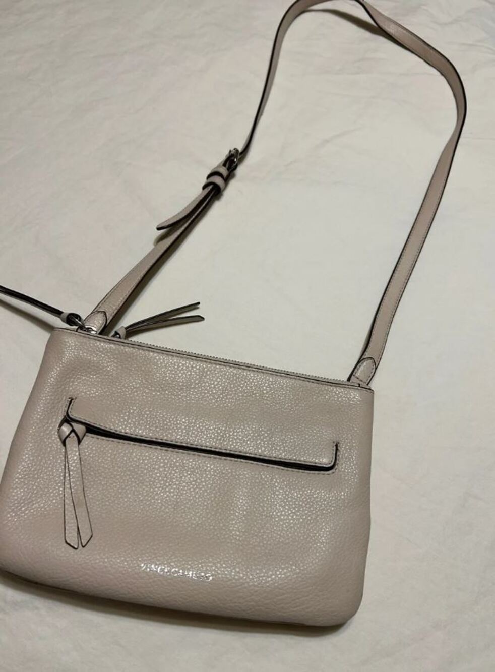 Vince Camuto Womens BEIGE Pebbled CROSSBODY Bag Zip Pocket Adjustable LEATHER